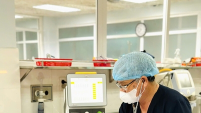 বন্যায় রোগীদের উদ্ধার ও চিকিৎসার প্রচেষ্টা