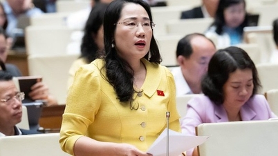 Buku teks harus "dapat digunakan kembali" untuk menghindari pemborosan.