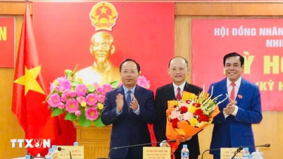 Mr. Nguyen Hong Linh was elected to hold the position of Chairman of the People's Council of Ha Tinh province.