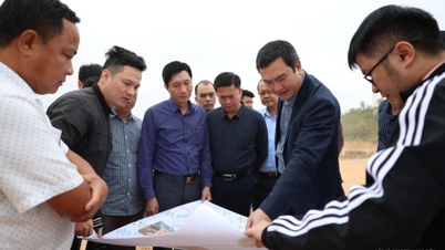 Lederen av den provinsielle folkekomiteen inspiserte fremdriften til en rekke prosjekter i det gamle Huu Lung-distriktet.