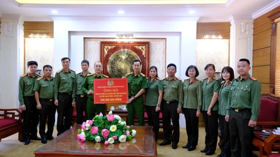 Hanoi stadspolis stöder provinspolisen för att hantera stormens konsekvenser - Cao Bang Electronic Newspaper