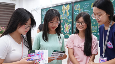 স্কুলগুলিতে ইংরেজিকে দ্বিতীয় ভাষা হিসেবে প্রবর্তনের প্রকল্পের অনুমোদন