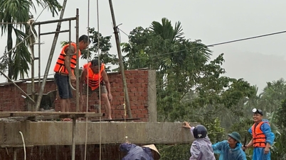 As comunas de Tam Xuan e Lanh Ngoc evacuaram centenas de famílias de áreas alagadas.