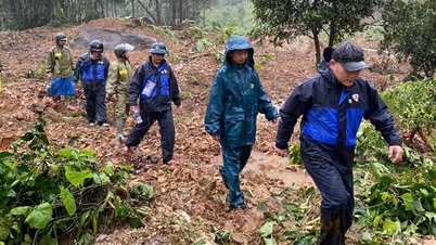 Da Nang: Polizei rettet Mann im Schlamm begraben