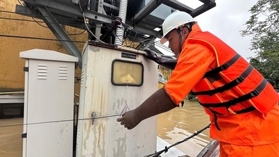 انقطاع التيار الكهربائي عن 444 منزلا بسبب الفيضانات في المنطقة الوسطى