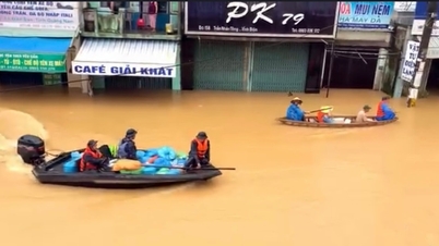 Dzielnica Dien Ban apeluje o wsparcie dla łodzi i statków transportujących żywność do zalanych obszarów