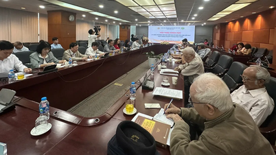 A crítica literária tradicional está perdendo espaço na era das redes sociais.