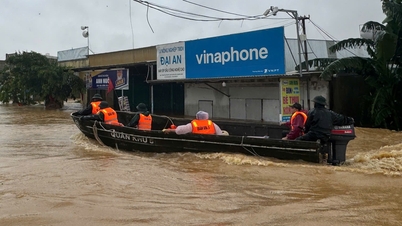 HOT: Thu Bon River water level in Hoi An may exceed the historical flood level of the Year of the Dragon 1964 tonight