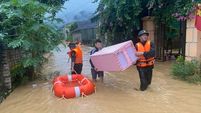 सेना ने मध्य क्षेत्र में बाढ़ से लड़ने में लोगों की मदद के लिए सर्वोच्च बल और साधन जुटाने का अनुरोध किया।