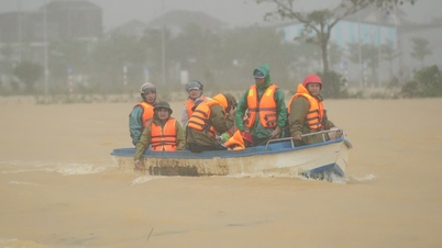 हृदय विदारक: हाईवे 1 पर बाढ़ के पानी में 2 लोग बह गए और उन्हें बचाया नहीं जा सका
