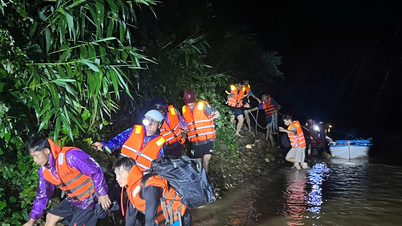 Menyelamat 6 penduduk Quang Tri terperangkap dalam hutan akibat banjir