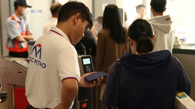 5 ακόμη σταθμοί στη γραμμή 1 του μετρό σταματούν να πωλούν χάρτινα εισιτήρια, οι επιβάτες θα πρέπει να πληρώνουν ηλεκτρονικά