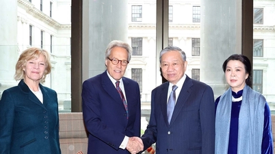 ເລຂາທິການໃຫຍ່ ຕ້ອນຮັບ Duke of Richmond, ຜູ້ຕາງໜ້າຂອງລາຊະວົງອັງກິດ