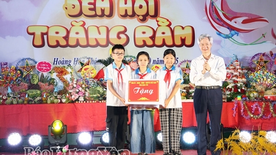 황호아탐(Hoang Hoa Tham) 마을에서 선물을 주고받는 '보름달 축제' 프로그램에 참석하세요.