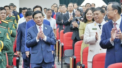General Phan Van Giang attended the opening of the 1st An Giang Provincial Party Congress