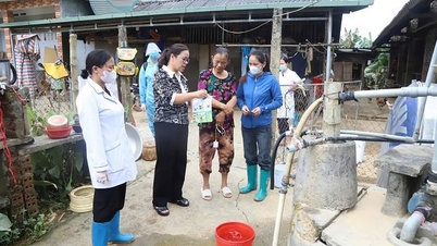 Center for Disease Control supports environmental treatment and water treatment in Nam Tuan commune