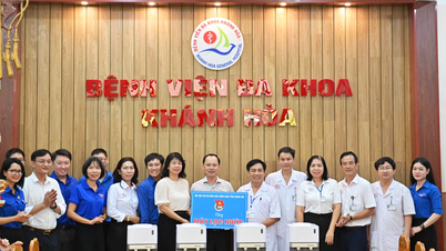ប្រគល់ម៉ាស៊ីនចម្រោះទឹកចំនួន ៨គ្រឿង និងអំណោយពាក់កណ្តាលសរទរដូវដល់កុមារនៅមណ្ឌលសុខភាពចំនួន២