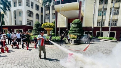 Instrucciones para 250 propietarios de viviendas en Thanh Xuan sobre prevención y extinción de incendios