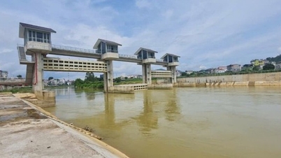 ການຄົ້ນຄວ້າເພື່ອສໍາເລັດການອອກແບບ, ເຕັກໂນໂລຊີການຜະລິດແລະການນໍາໃຊ້ລະບົບ winch ບົບໄຮໂດຼລິກເພື່ອເປີດແລະປິດປະຕູວາວຂອງໄຟຟ້ານ້ໍາແລະຊົນລະປະທານ.
