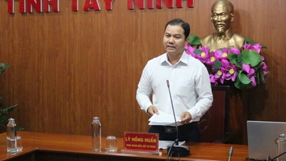 Tay Ninh کی صوبائی پیپلز کمیٹی نے پہلے مرحلے کے لیے نئے قانونی دستاویزات کی تعیناتی کے لیے ایک آن لائن کانفرنس کا انعقاد کیا - 2025 کے آخری 6 ماہ