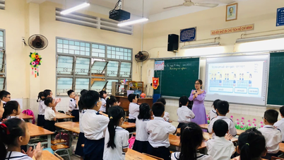 Ho Chi Minh Şehri, tüm yönetici ve öğretmenlerin kapasitesi ve dijital becerileri konusunda bir anket düzenliyor.