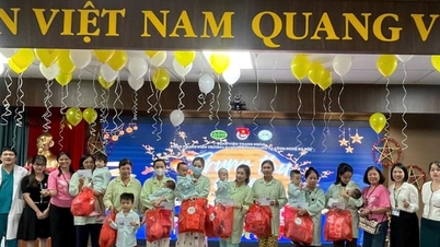 Bệnh nhi tại Bệnh viện Thanh Nhàn vui Trung thu