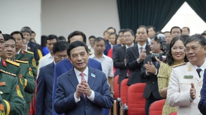 Phan Van Giang tábornok részt vett az An Giang Tartományi Párt kongresszusának megnyitó ünnepségén.