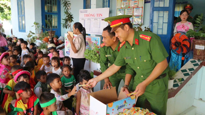 ប្រគល់អំណោយពាក់កណ្តាលសរទរដូវចំនួន 520 ដល់កុមារនៅឃុំ Cong Hai