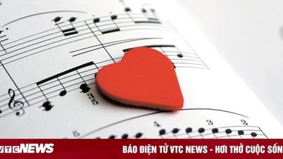 The theme song reminds me of a very informative program of VOV.