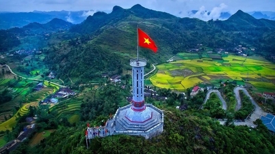 Which flagpole is the tallest in Vietnam?