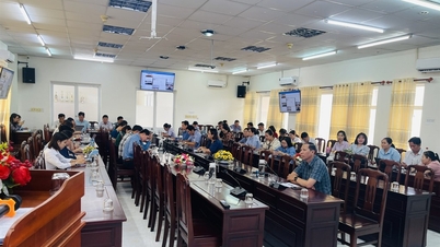 ຄະນະໜ່ວຍພັກກົມຍຸຕິທຳ ເຂົ້າຮ່ວມກອງປະຊຸມຝຶກອົບຮົມ ການນຳໃຊ້ "ປື້ມຄູ່ມືສະມາຊິກພັກເອເລັກໂຕຼນິກ"