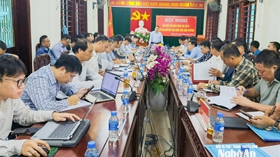 Nghe An provincial leaders inspect and remove difficulties and obstacles in implementing two-level local government in communes.