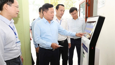Vice Chairman of the Provincial People's Committee Hoang Phu Hien inspected the operation of two-level local government in communes and wards.