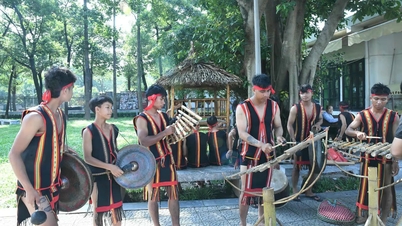 Preserving the heritage soul from "living human treasures"