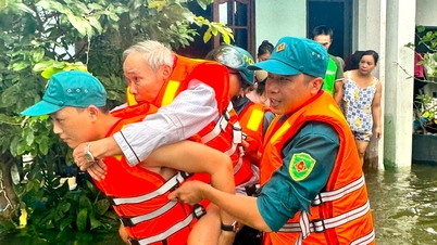 बाढ़ग्रस्त क्षेत्रों में लोगों को निकालने में सहायता के लिए बलों को मजबूत करना