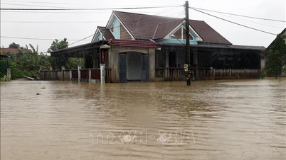 Översvämningarna i floderna i Hue avtar gradvis, drunkningsförebyggandet stärks