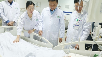 Vice Chairman of Nghe An Provincial People's Committee visits victims after attack at Maternity and Pediatrics Hospital