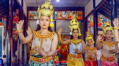 Truyền dạy văn hoá phi vật thể gắn với phát triển du lịch Cà Mau