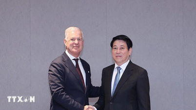 הנשיא לואונג קואנג מקבל את פני מזכ"ל לשכת המסחר הבינלאומית