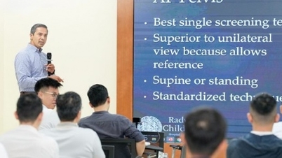 30 Ekim tarihli tıp haberleri güncellemesi: Uluslararası uzmanlar Vietnam'da kalça koruma tekniklerini paylaştı.