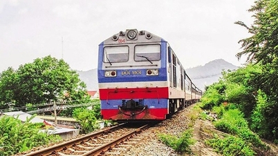 रेलवे राहत सामग्री का निःशुल्क परिवहन जारी रखे हुए है