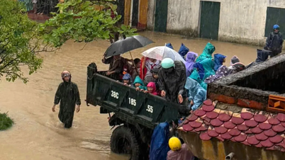 Şiddetli yağış ve yükselen su seviyeleri Ha Tinh'te yerel su baskınlarına neden oldu