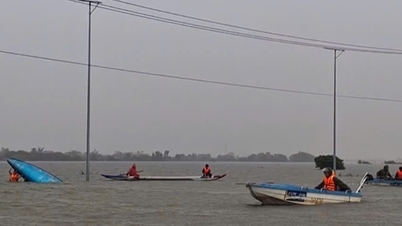 Policie v obci Quang Dien zachránila 6 lidí, jejichž loď se při poskytování pomoci převrátila.