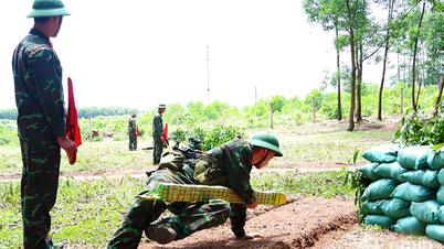 Η Επαρχιακή Στρατιωτική Επιτροπή του Κόμματος Χα Τινχ συγκροτεί «4 καλούς κομματικούς πυρήνες» και «4 καλές κομματικές επιτροπές βάσης»