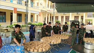 កៀរគរធនធានសង្គមជួយឧបត្ថម្ភប្រជាជននៅតំបន់រងគ្រោះដោយទឹកជំនន់នៅទីក្រុង Da Nang