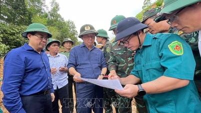 Khẩn trương huy động thêm phương tiện khắc phục các điểm sạt lở