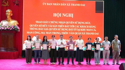 A Thanh Oai preza pela transparência e abertura na concessão de certificados de direito de uso da terra obtidos em leilão.