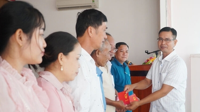 প্রায় ১০০ জন শিক্ষার্থীকে জাতিগত জ্ঞান প্রশিক্ষণ সমাপ্তির সার্টিফিকেট প্রদান