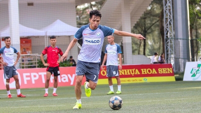 Fotbalové týmy pilně trénují před začátkem finálového kola fotbalového turnaje vietnamských dělníků a státních zaměstnanců.