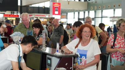 O número de visitantes internacionais aumentou e as companhias aéreas receberam quase 100 milhões de passageiros em 10 meses.
